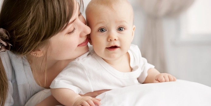 Si të ushqejmë një bebe